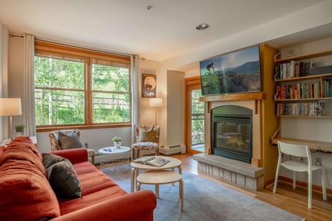 Welcome to Zephyr Mountain Lodge 1303