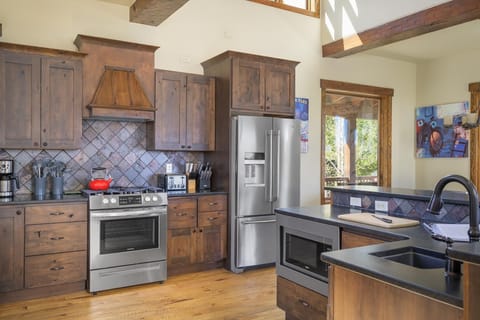 High end kitchen, fully equipped for your cooking needs