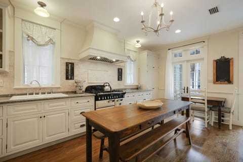 OPEN, AIRY FIRST LEVEL WITH TASTEFUL DECOR