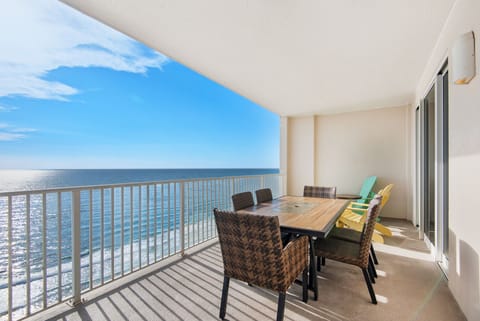 Ocean Reef 1708 Balcony seating