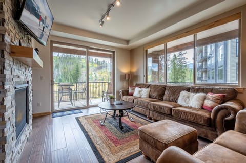 Welcome to Trailhead Lodges 323, a modern three bedroom condo in downtown Winter Park