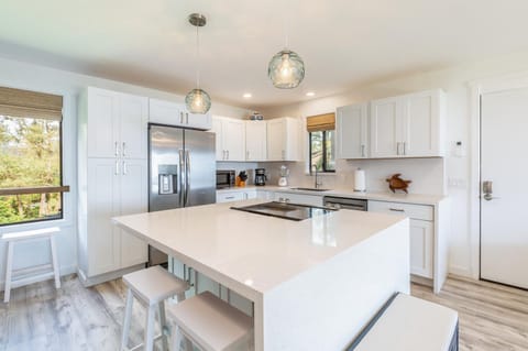 Beautiful, open & spacious kitchen