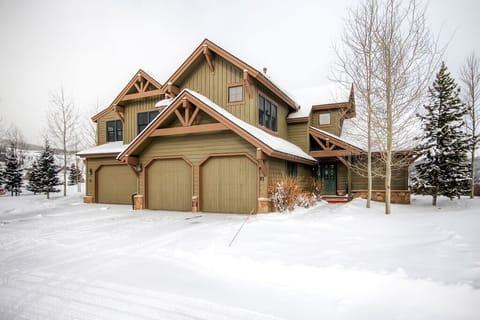 Exterior - Highland Greens 93 - Breckenridge Vacation Rental