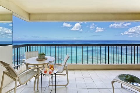 Breathtaking panoramic ocean view from Lanai/Balcony!