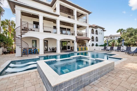 Sunreal - Destiny West - Private Pool & Hot Tub