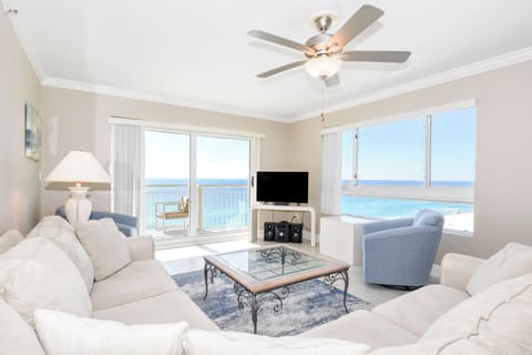Destin Towers 133- Living Area