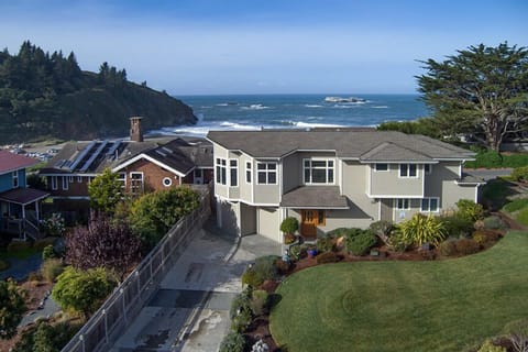 Sunset Vista has breathtaking ocean views of Trinidad Beach. - Sunset Vista has breathtaking ocean views of Trinidad Beach.