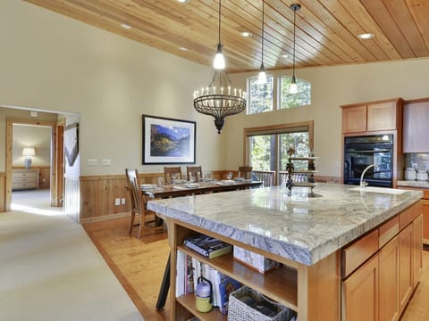 amazing space for entertaining