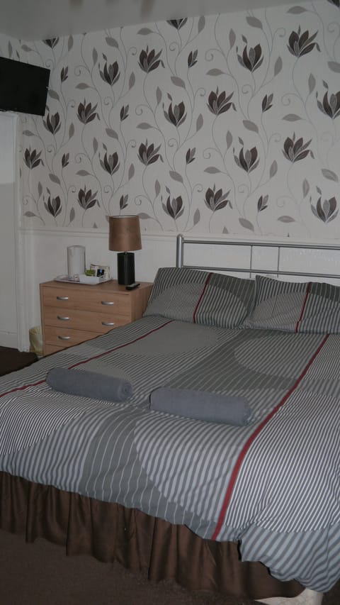 Standard Double Room | Individually decorated, individually furnished, blackout drapes