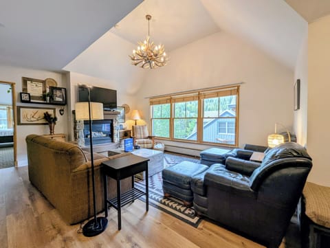 Charming ski vacation condo at Jack Pine Lodge