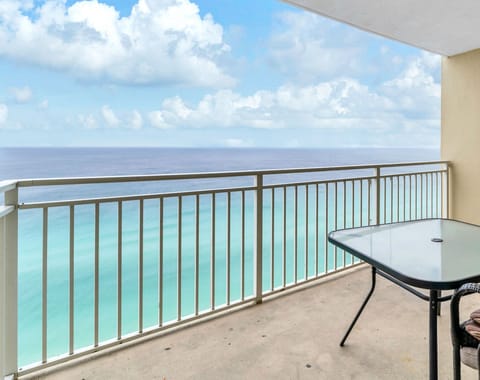 Welcome to Emerald Beach 2225!