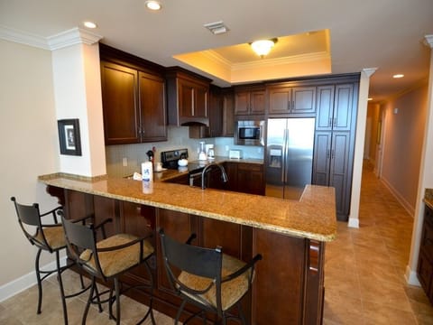 Phoenix West II 3104 Kitchen