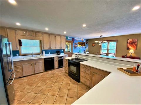 Fully Stocked Kitchen