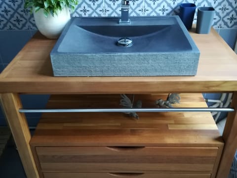 Double or Twin Room, Private Bathroom (La chambre Voltaire) | Bathroom | Free toiletries