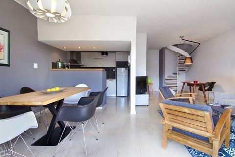 Apartment, 2 Bedrooms | Private kitchen | Fridge, microwave, oven, stovetop