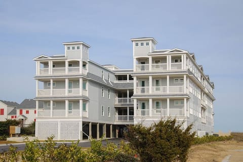 SE402: Seven Cs 402 | Front Exterior