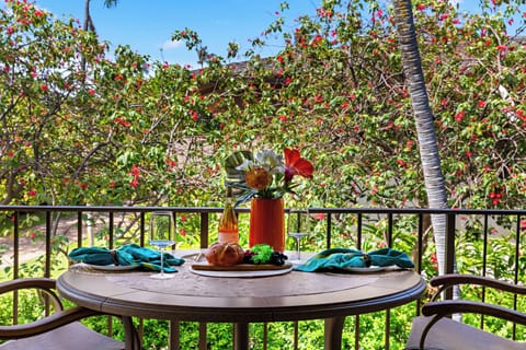 Lanai Seating Area - Unwind on your private lanai retreat.