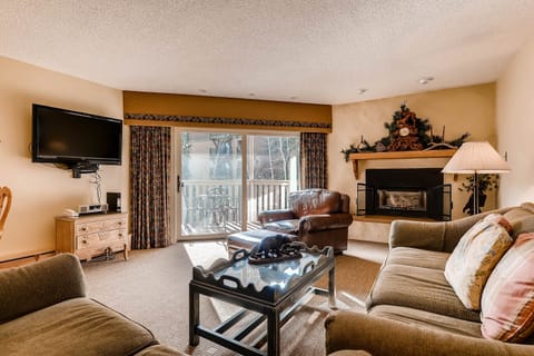 Open living area - Living area