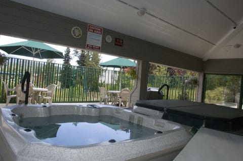 Hot Tubs (2) at the base of the Eolus condo building (open year round)