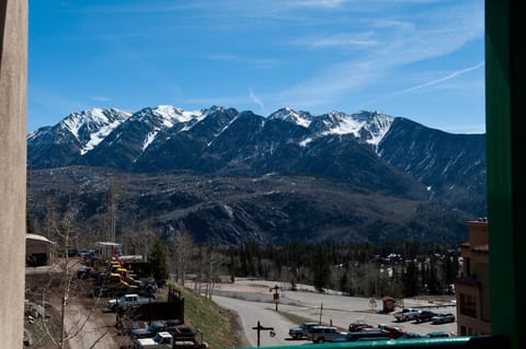 Amazing views of the Needles Range from the picture window