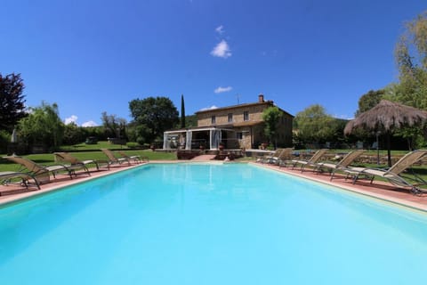 Water, Sky, Plant, Swimming Pool, Azure, Tree, Shade, Cloud, Building, Composite Material