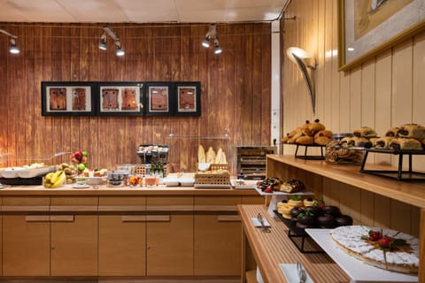 Daily buffet breakfast for a fee