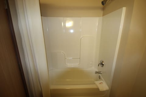 Standard Single Room, 2 Queen Beds, Non Smoking | Bathroom | Combined shower/tub, free toiletries, hair dryer, towels