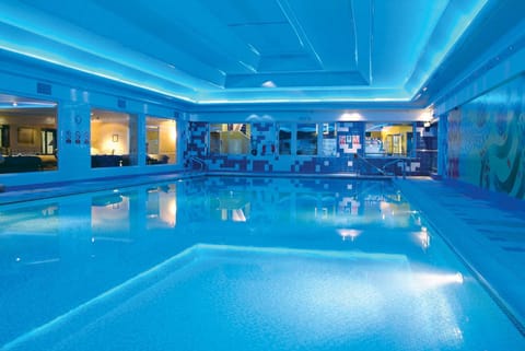 Indoor pool, sun loungers