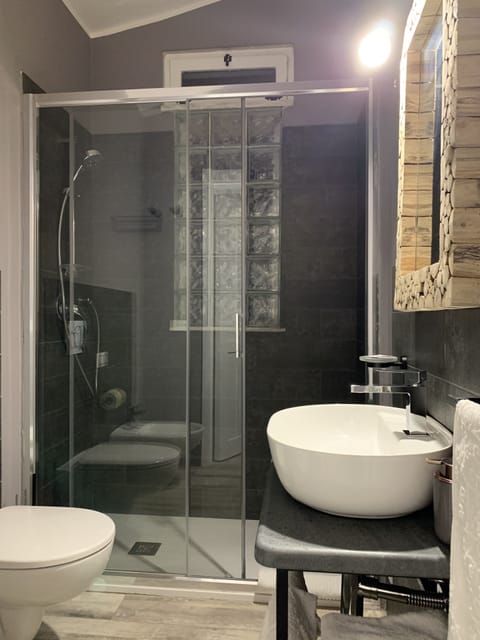 Comfort Double Room, 1 Double Bed (Delle suore) | Bathroom | Shower, free toiletries, hair dryer, bidet