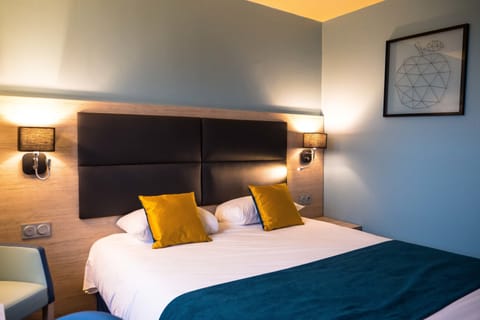 Superior Room | 8 bedrooms, desk, blackout drapes, soundproofing