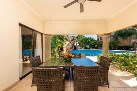 Poolside dining