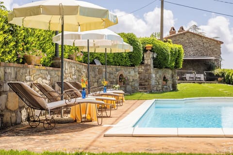 Building Exterior, Outdoor, Pool