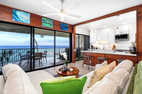 Hale Pohaku 3 – Elegant Oceanfront Condo with Panoramic White Water Views!