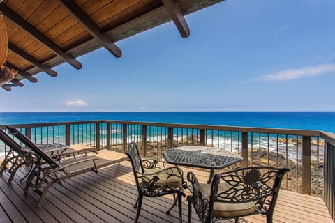 Oceanfront Lanai of Kona Bliss at Kona Onenalo