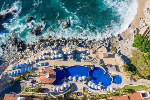 Private beach, sun loungers, beach umbrellas, beach towels