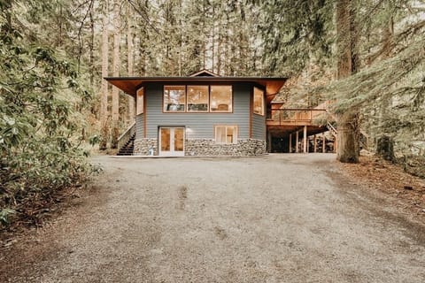 Architecture, Building, House, Cabin, Outdoors