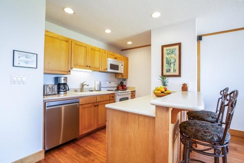 Kapaa Shore 117 Kitchen