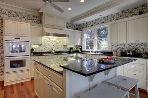 Huge Kitchen Fully Equipped