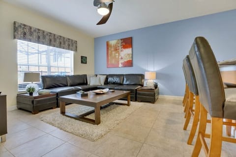 8881CandyPalmRdKissimmeeFL3474708LivingRoom1