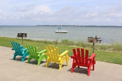 Great place to sit and watch the boats go by