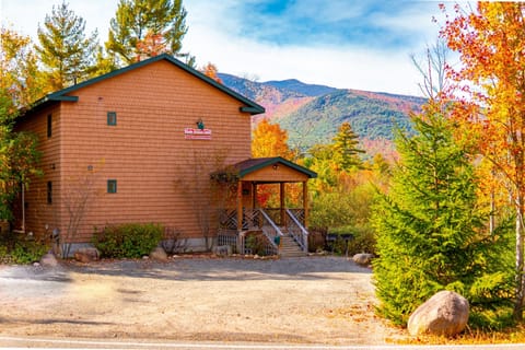 Marble Mountain Chalet is a gorgeous luxury home ideal for family and friends groups. 