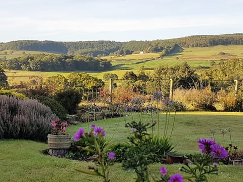 Cottage, 3 Bedrooms | Garden view
