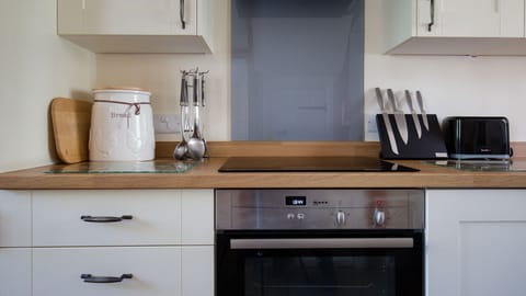 Kitchen, Oliver Cromwell at Sudeley Castle, Bolthole Retreats