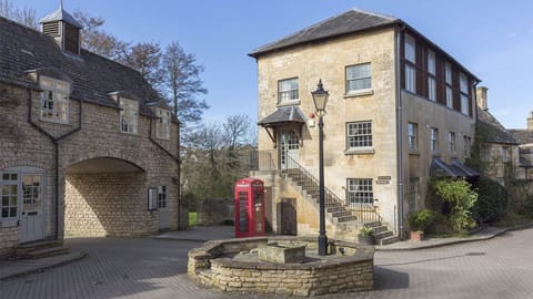 St Kenelm at Sudeley Castle, Bolthole Retreats