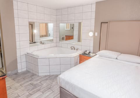 Suite, 1 Double Bed, Non Smoking | Desk, free WiFi, bed sheets