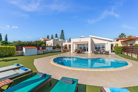 Villa Marina Sunrise by Ezoria Villas (10057)