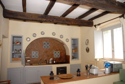 podere-san-giovanni-narni-terni-villa-kitchen