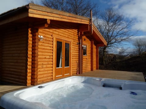 Scotsview Log Cabin Hot Tub and Deck