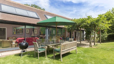 Rear garden, Brock Cottage, Bolthole Retreats