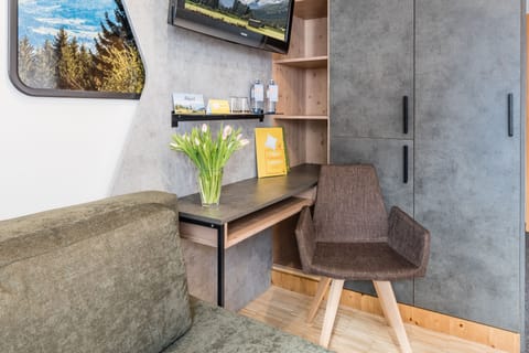 Triple Room | In-room safe, desk, free cribs/infant beds, free rollaway beds